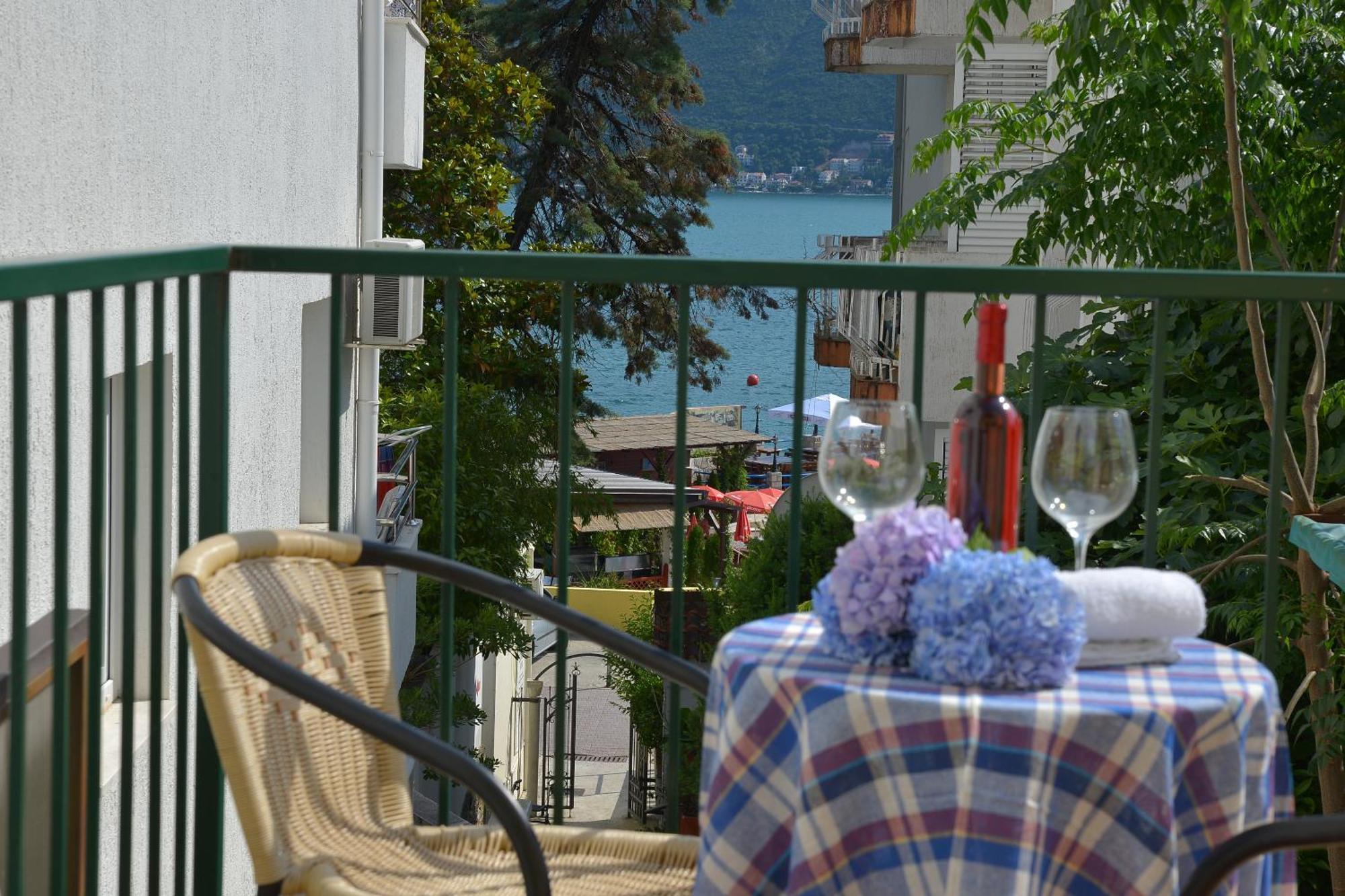 Solar Apartments Herceg Novi Eksteriør billede